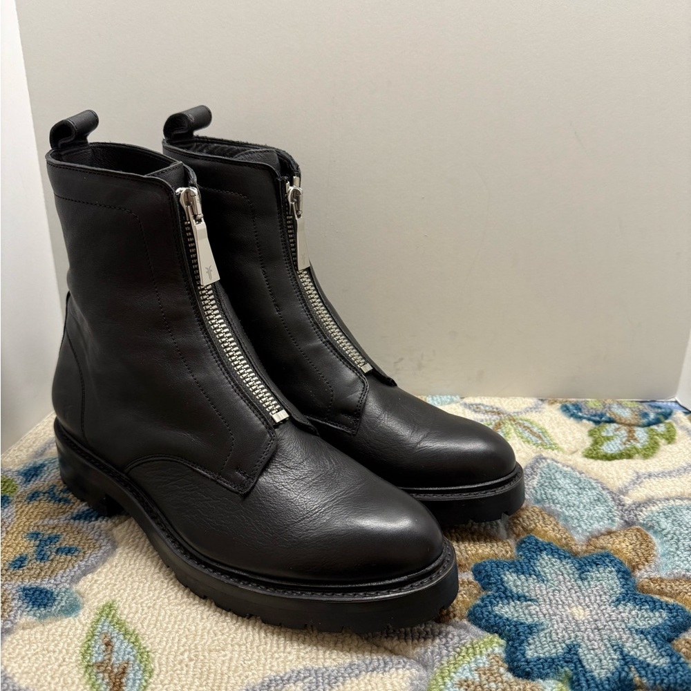 Frye Julie Combat Zip Front Boots 10 NWOT